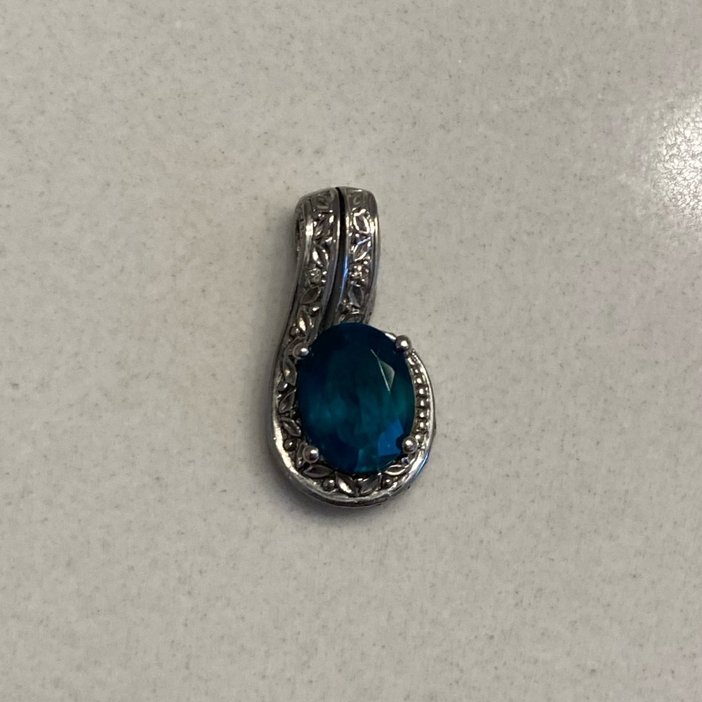 Emerald birthstone pendant